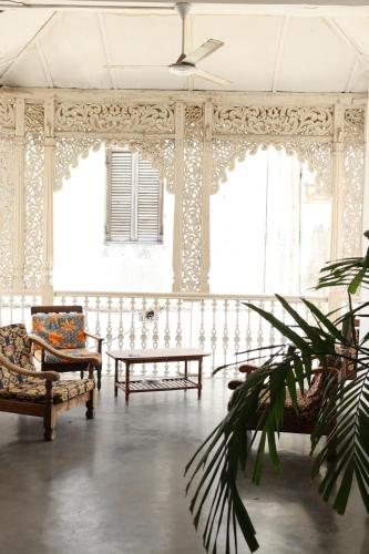 Balcony House