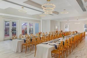 The Colonial Inn
